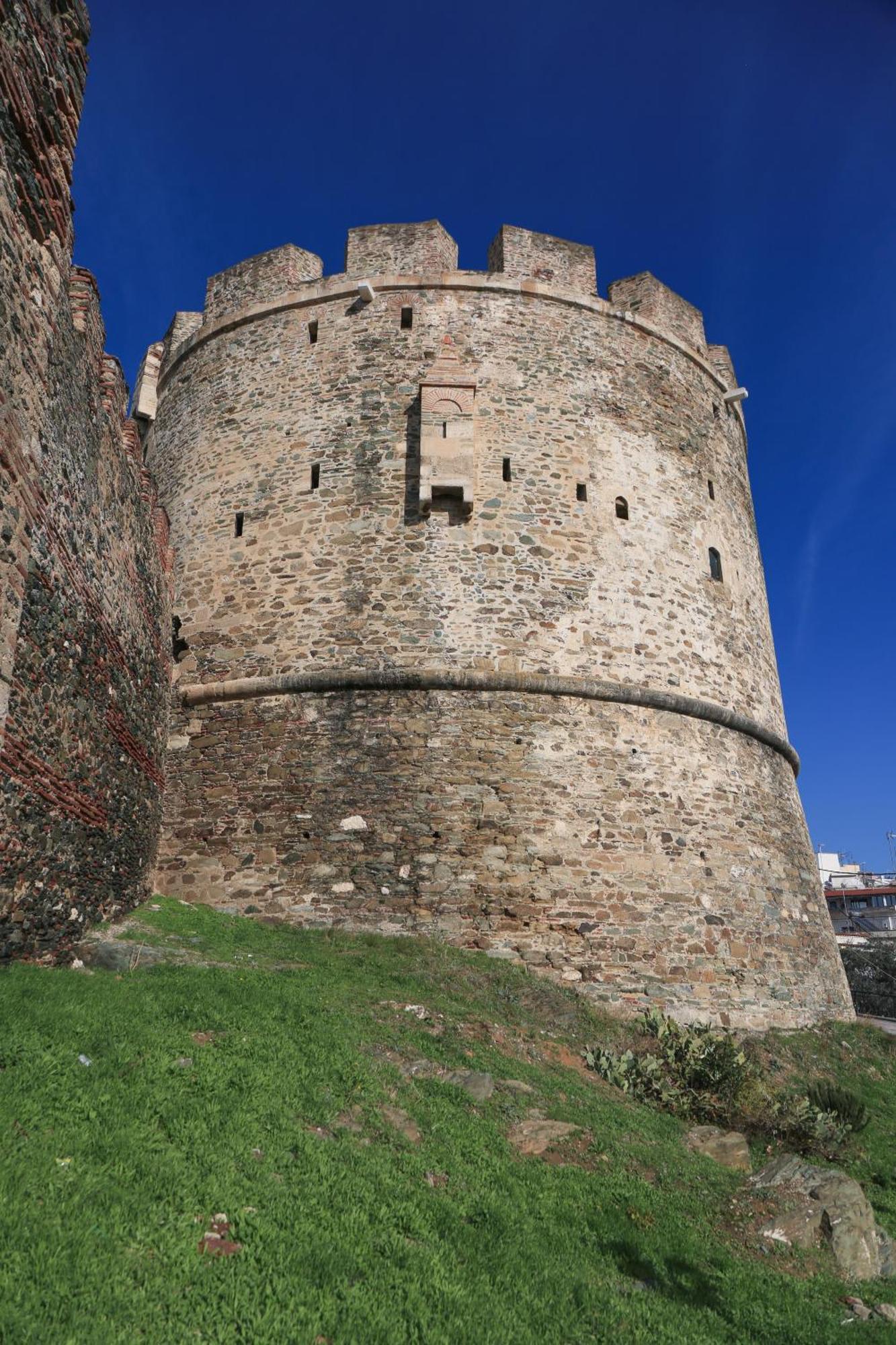 Charis Beyond The Castle Apartment